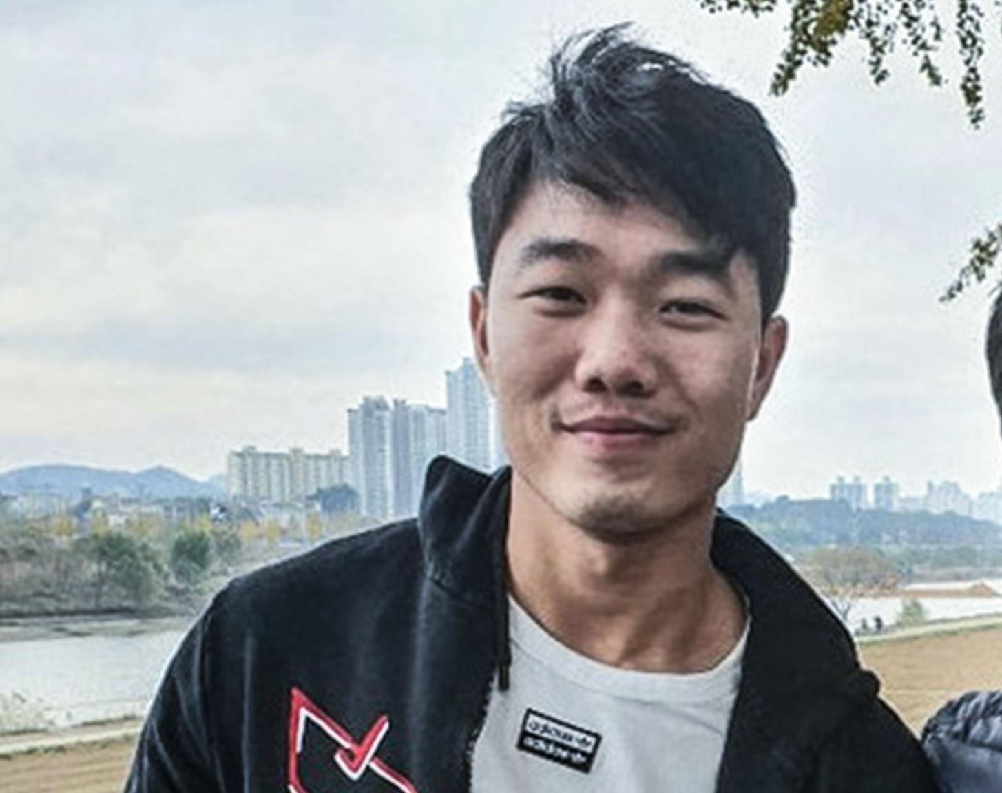 Nu cuoi lac quan cua Xuan Truong o Han Quoc hinh anh