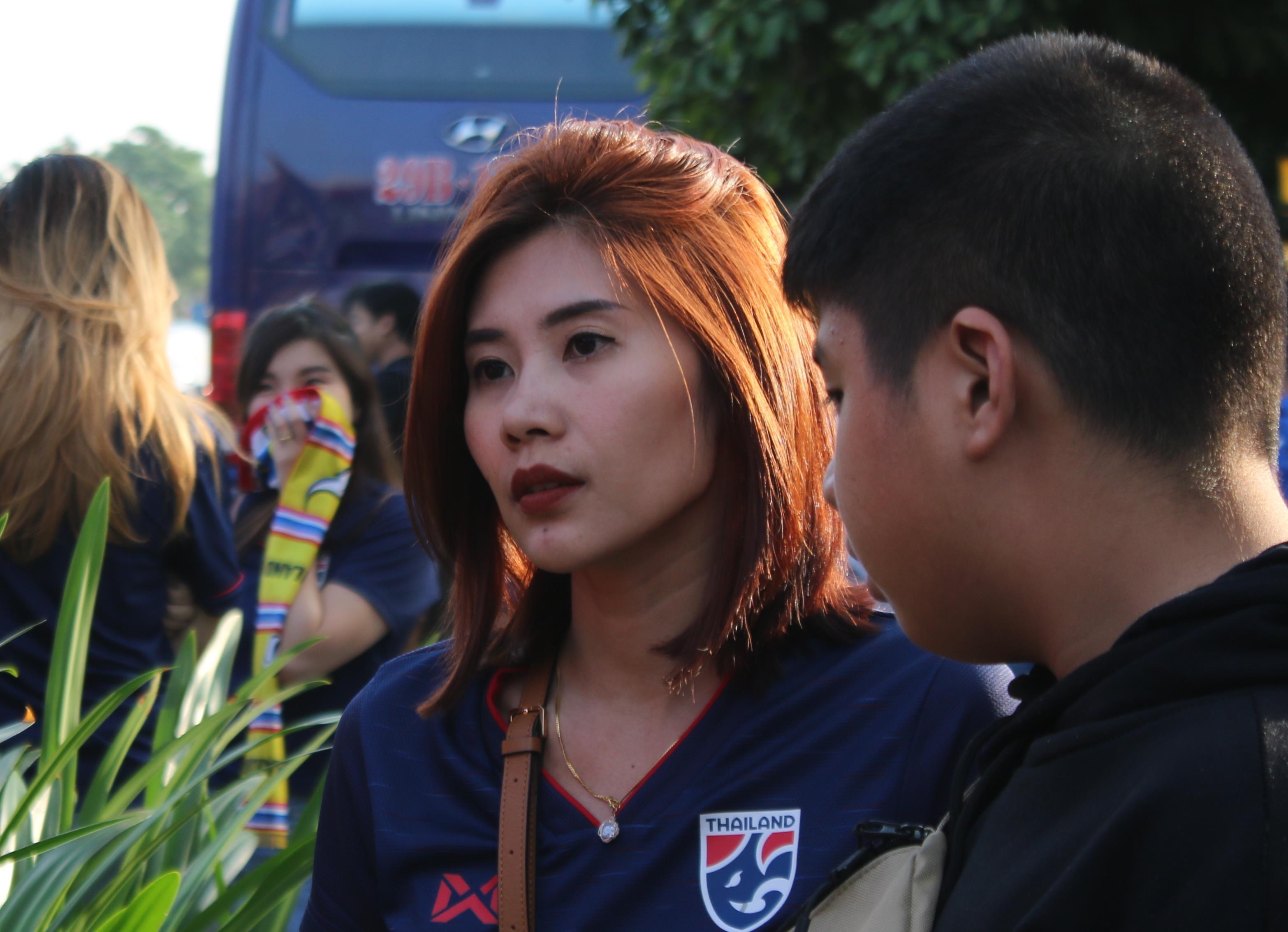 Co dong vien Thai Lan tu tap ho het truoc tran gap Viet Nam hinh anh