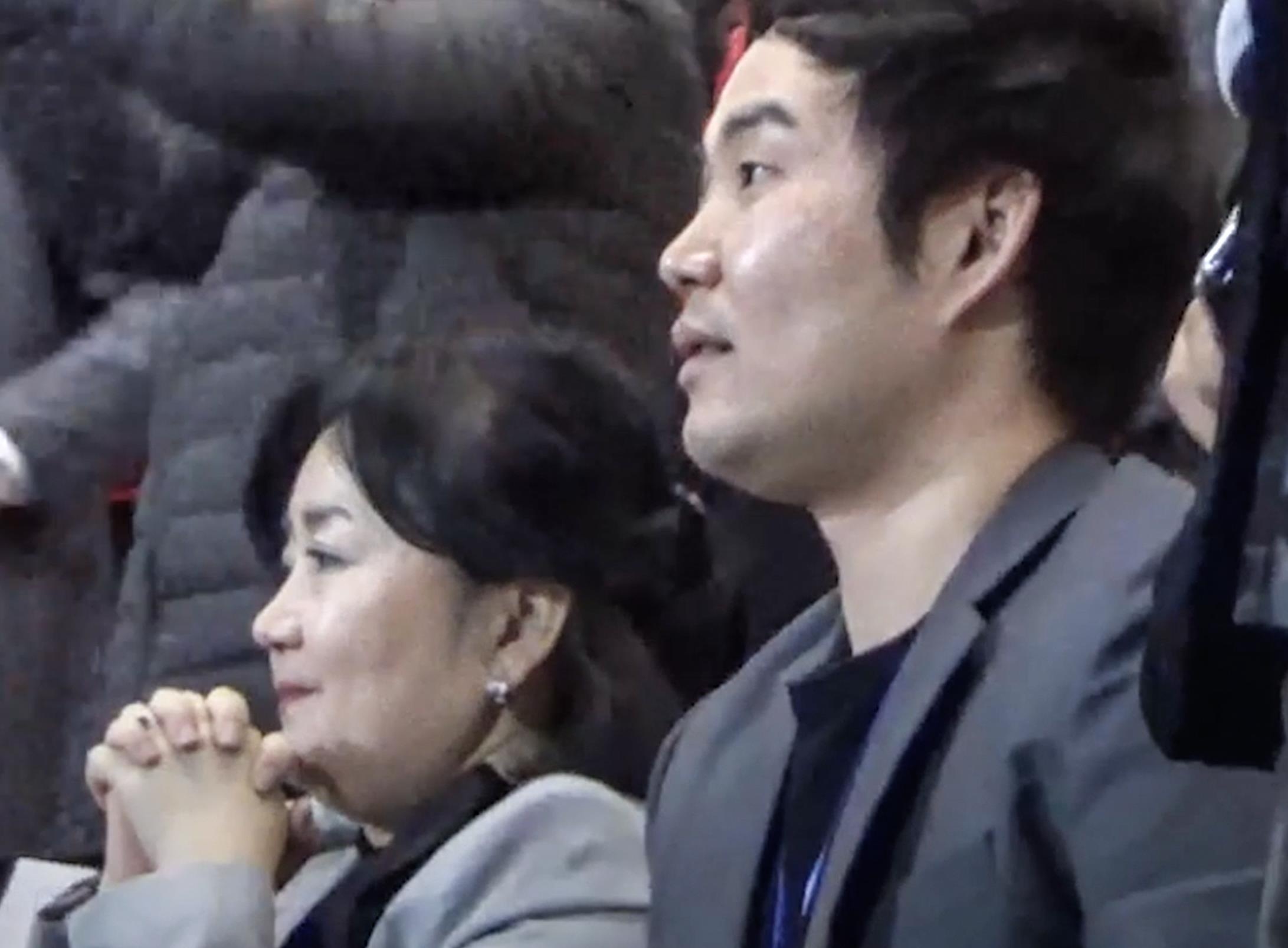 Vo va con trai HLV Park tiec nuoi voi pha bong cua Bui Tien Dung hinh anh