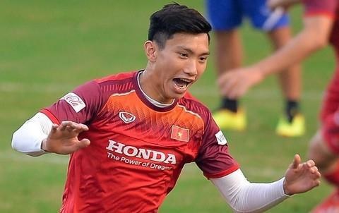 Bac si Choi lay Van Hau lam hinh mau cho cau thu Viet Nam hinh anh