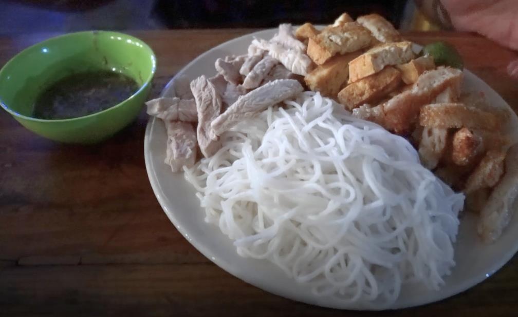 Trai nghiem an bun dau mam tom o Philippines dip SEA Games hinh anh