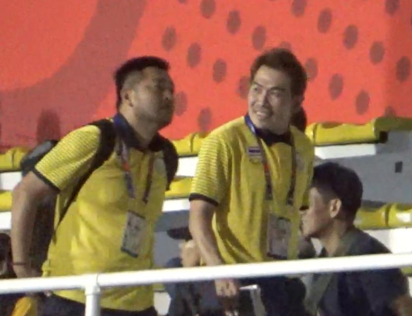 HLV Nishino ra ve sau khi U22 Viet Nam ghi ban phut cuoi hinh anh