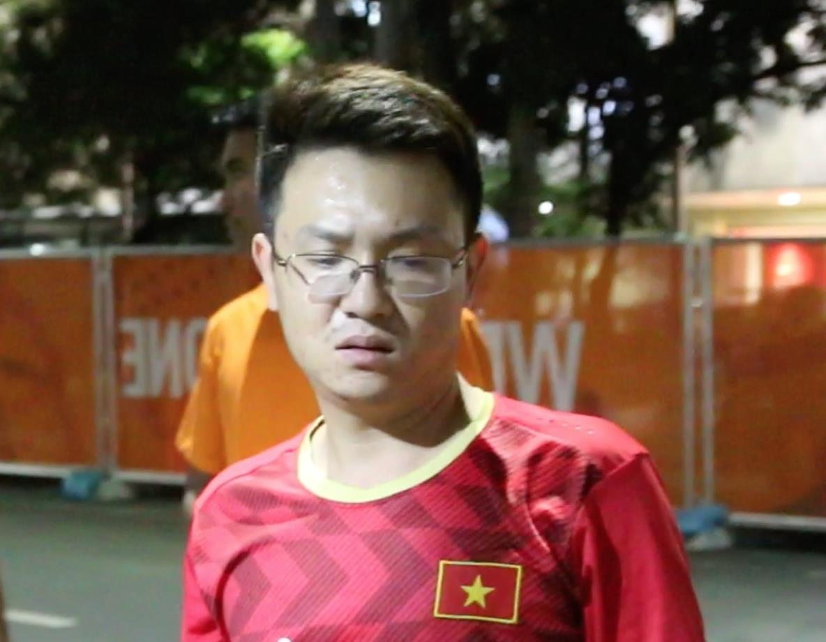 Nhieu CDV co ve nhung khong the vao san xem U22 Viet Nam hinh anh