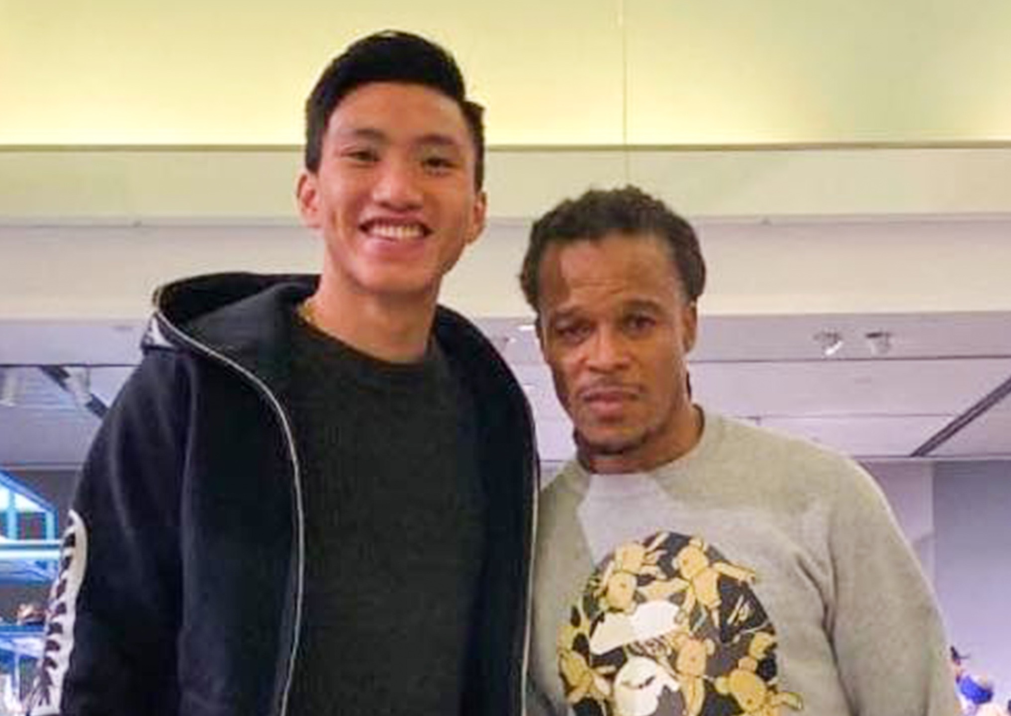 Van Hau gap Edgar Davids dip Giang sinh hinh anh