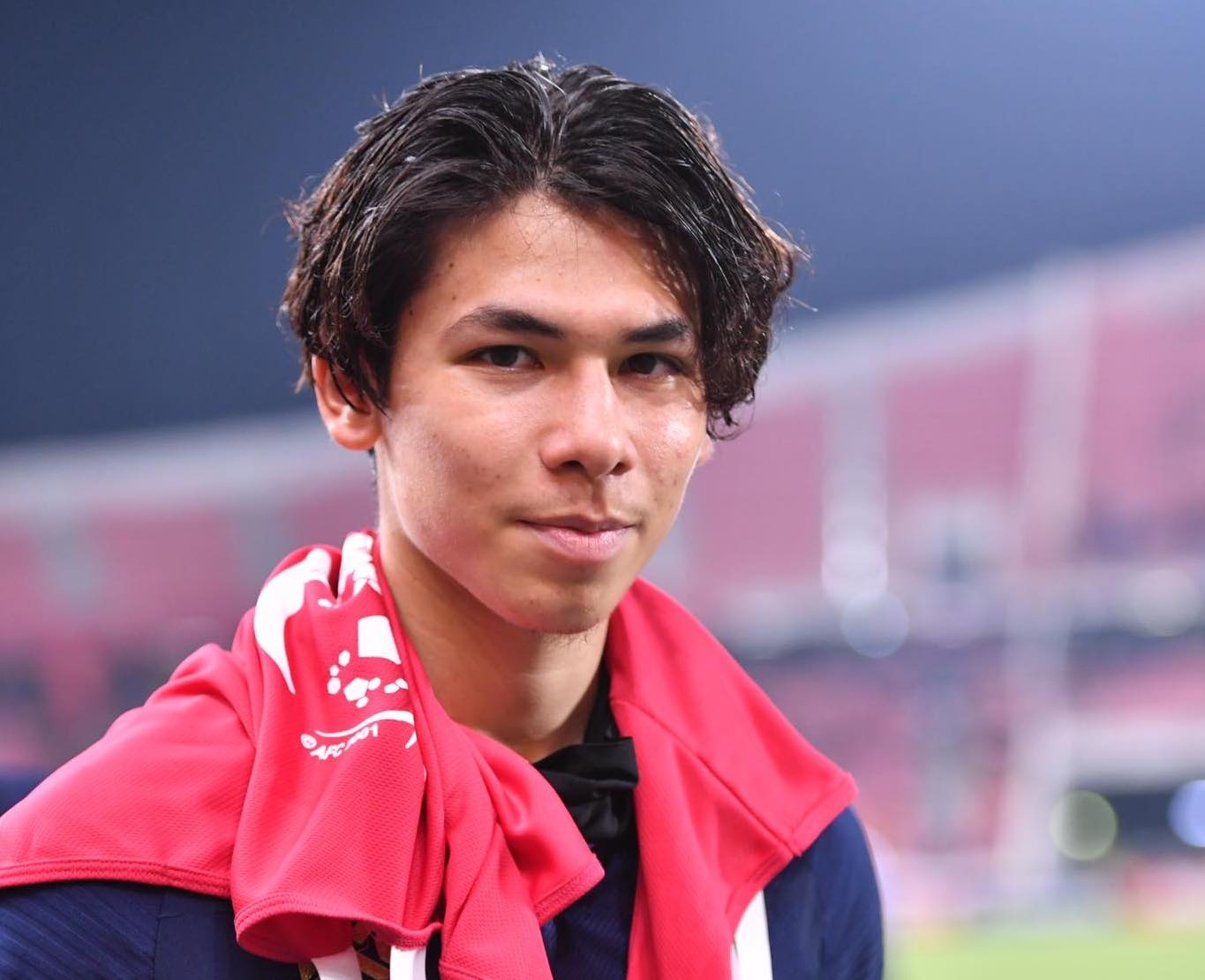 Nhung cau thu Dong Nam A thi dau o chau Au hinh anh