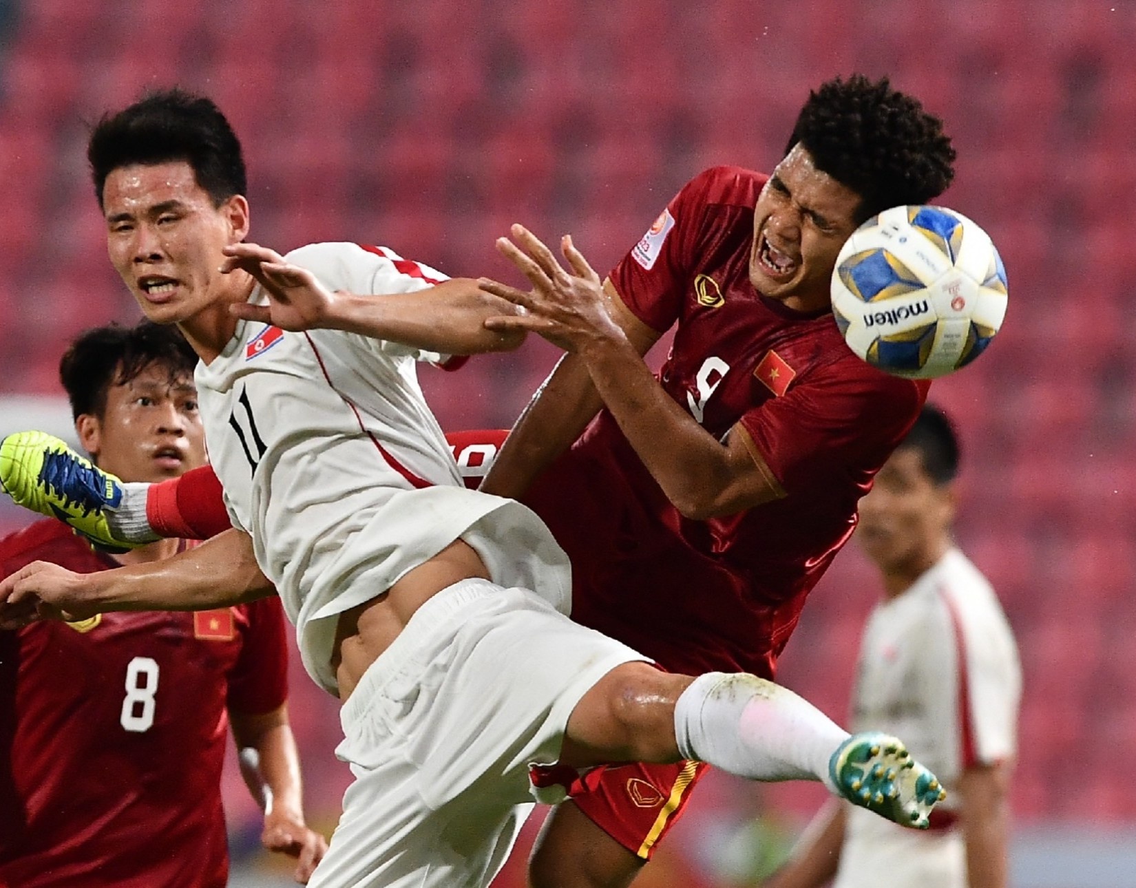 Trung ve Bui Tien Dung: 'That bai la hanh trang de truong thanh hon' hinh anh