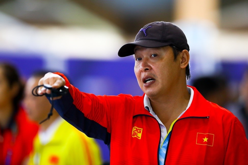 Lanh dao khong biet HLV Dang Anh Tuan sang My hinh anh