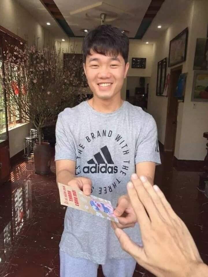 cau thu Viet Nam an tet anh 3