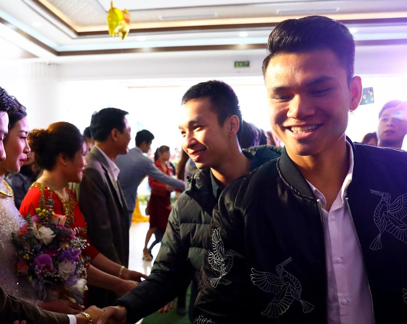 Nhung vi khach dac biet co mat tai dam cuoi cua Phan Van Duc hinh anh