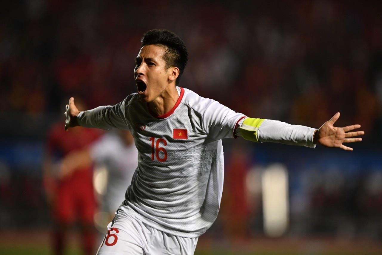 Lanh dao CLB Ha Noi len tieng vu Muangthong hoi muon Hung Dung hinh anh