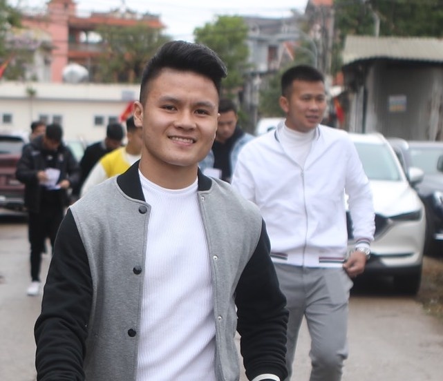 Quang Hai cung dong doi den du dam cuoi Duy Manh hinh anh