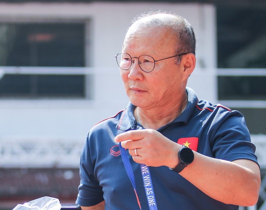 HLV Park Hang-seo lui ngay tro lai Viet Nam hinh anh