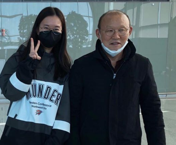 HLV Park Hang-seo tren duong tro lai Viet Nam hinh anh