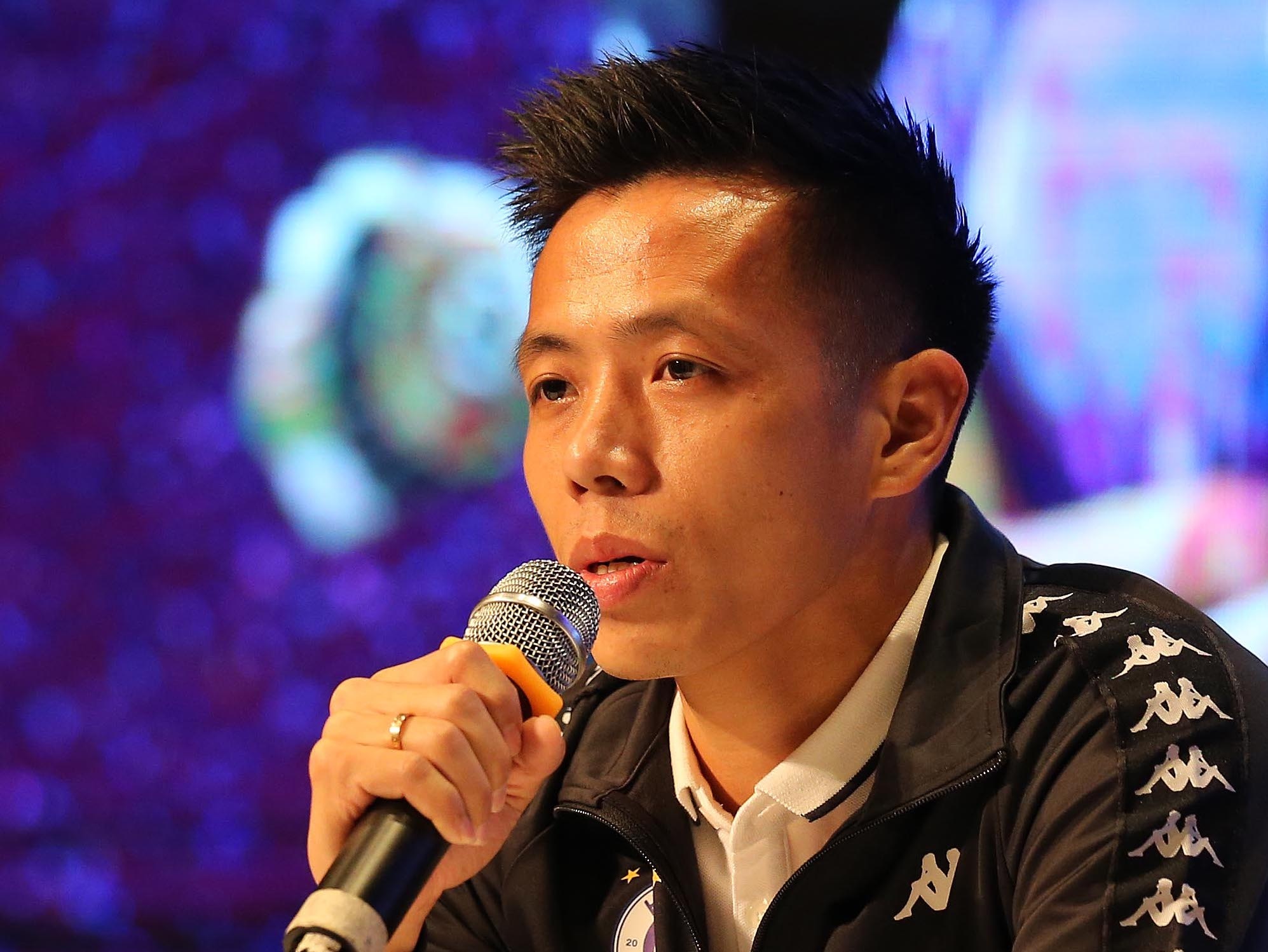 Van Quyet: 'Toi chi mong mua giai toi khong bi chan thuong' hinh anh