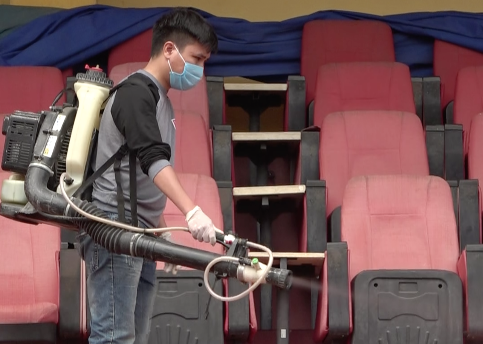 San Hang Day duoc khu trung truoc vong 1 V.League hinh anh