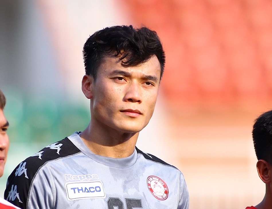 Bui Tien Dung dang o dau trong ke hoach cua HLV Chung Hae-seong? hinh anh