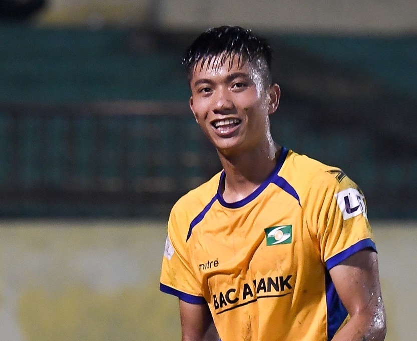 Phan Van Duc choi bong ban, co tuong luc ranh roi hinh anh