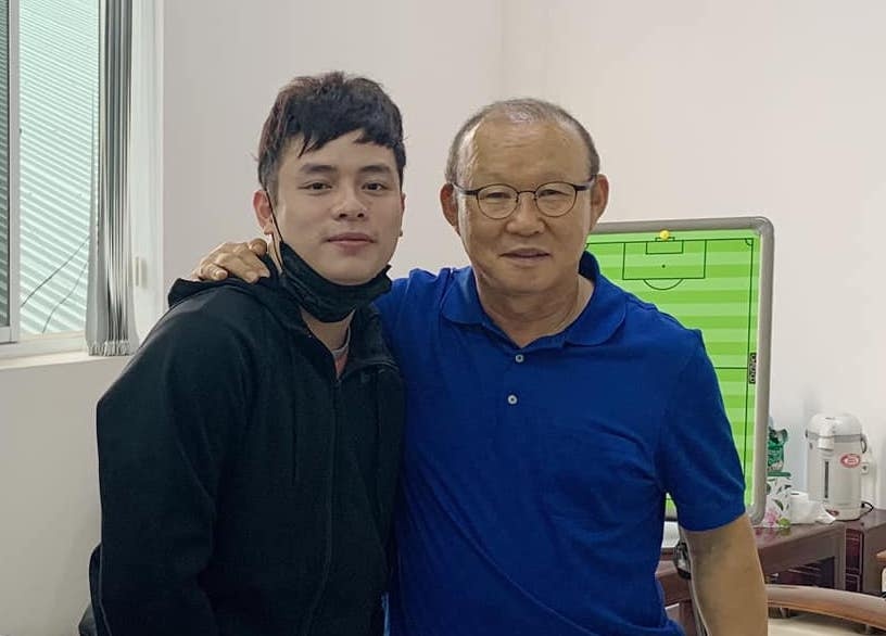 HLV Park tranh thu hoc tieng Viet hinh anh