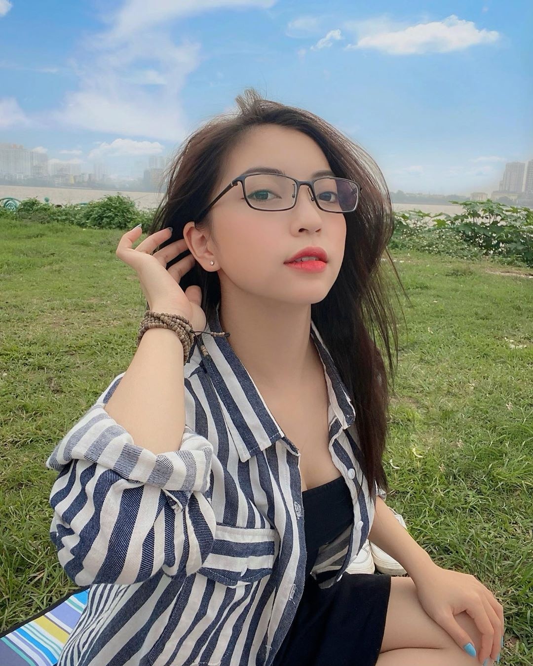 ban gai cau thu anh 9