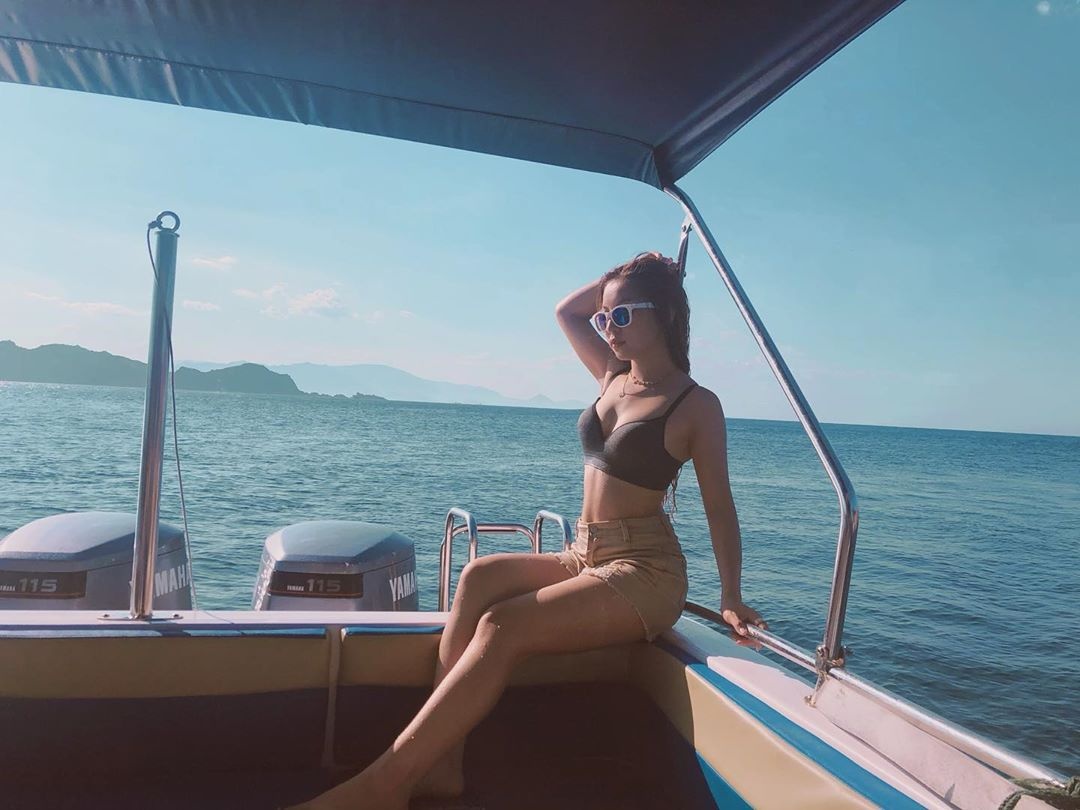 ban gai cau thu anh 10