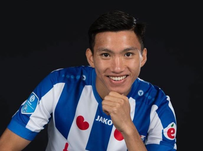 BLV Anh Ngoc: 'Doan Van Hau xung dang co Qua bong bac' hinh anh