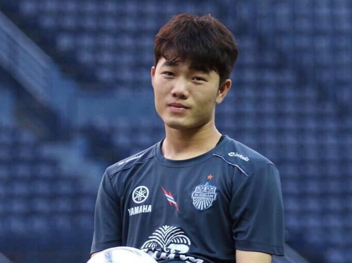 HLV Buriram chuc Xuan Truong som tro lai san co hinh anh