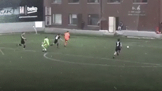 Cau thu lan xa cuu thua o Tho Nhi Ky hinh anh