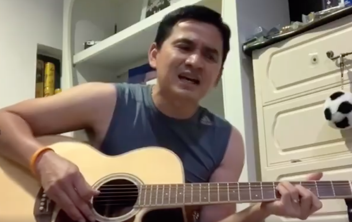 Kiatisak hat bai 'Hay ve day ben anh' hinh anh