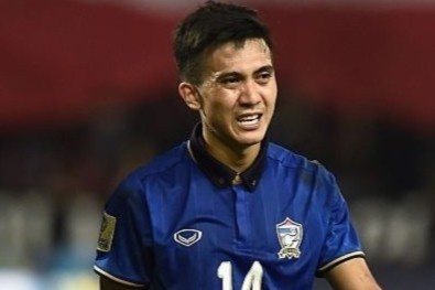 Cau thu Thai Lan vo no tim duoc ben do moi hinh anh