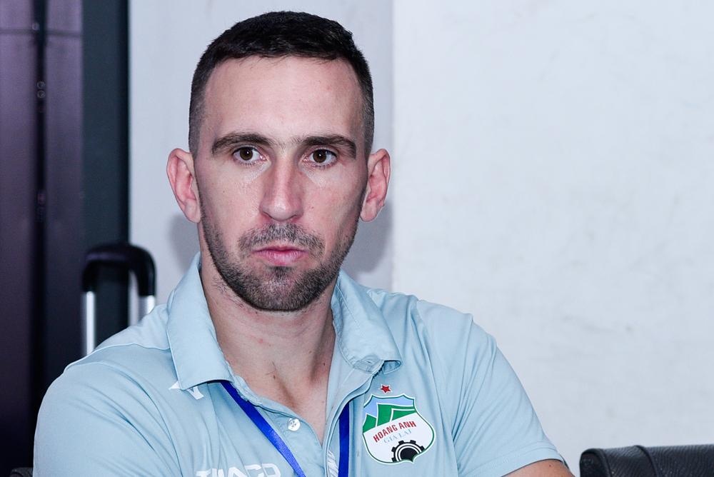 HAGL chia tay trung ve nguoi Serbia hinh anh