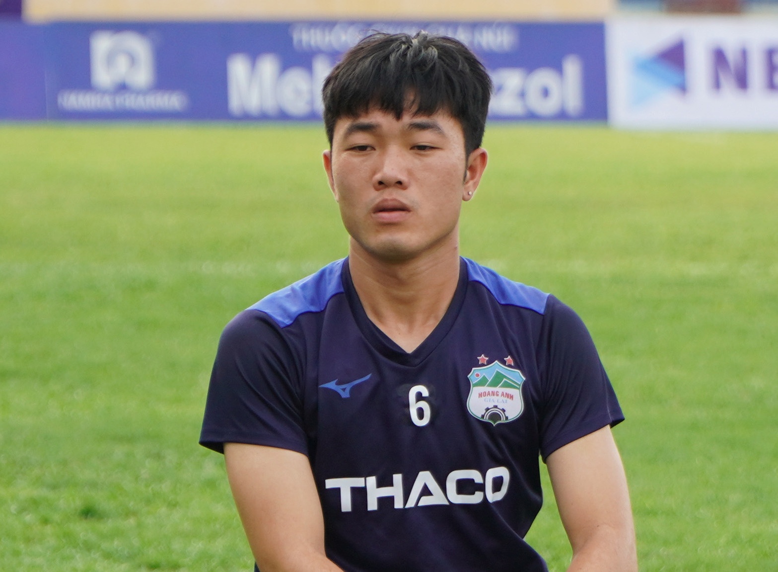 Xuan Truong tap cung HAGL truoc tran gap Nam Dinh hinh anh