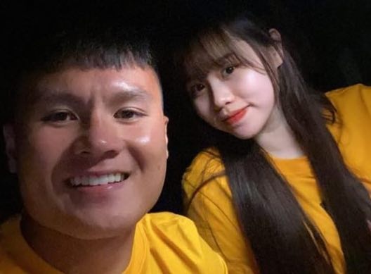 Quang Hai gap Huynh Anh sau tran thang o cup quoc gia hinh anh