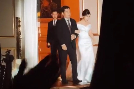 Khung canh le an hoi cua Cong Phuong hinh anh