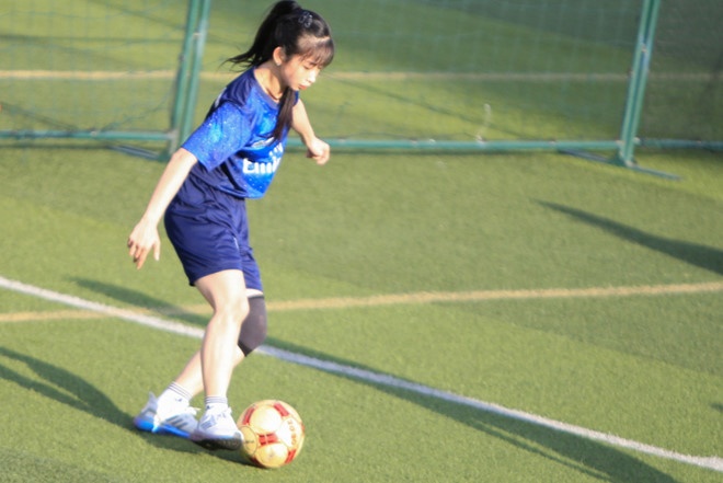 Chau Tuyet Van bi xo nga khi dot pha tren san co hinh anh