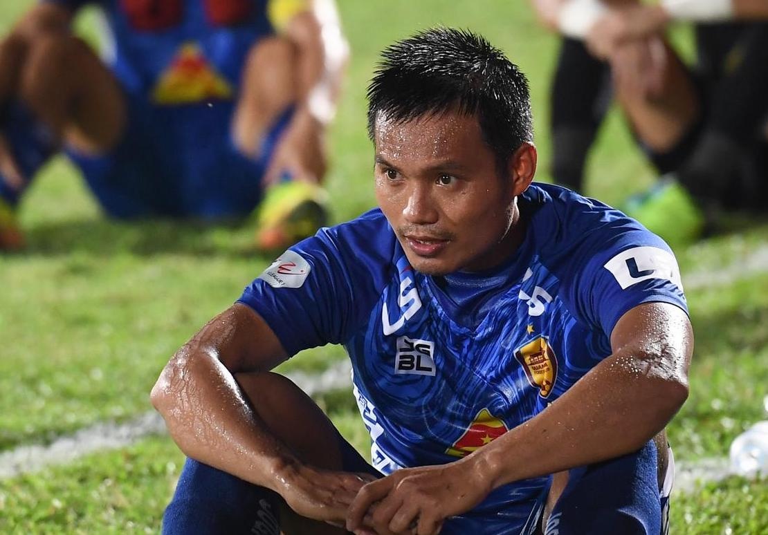 HLV Quang Nam: 'Chung toi cau suc khoe, may man chu khong cau thang' hinh anh