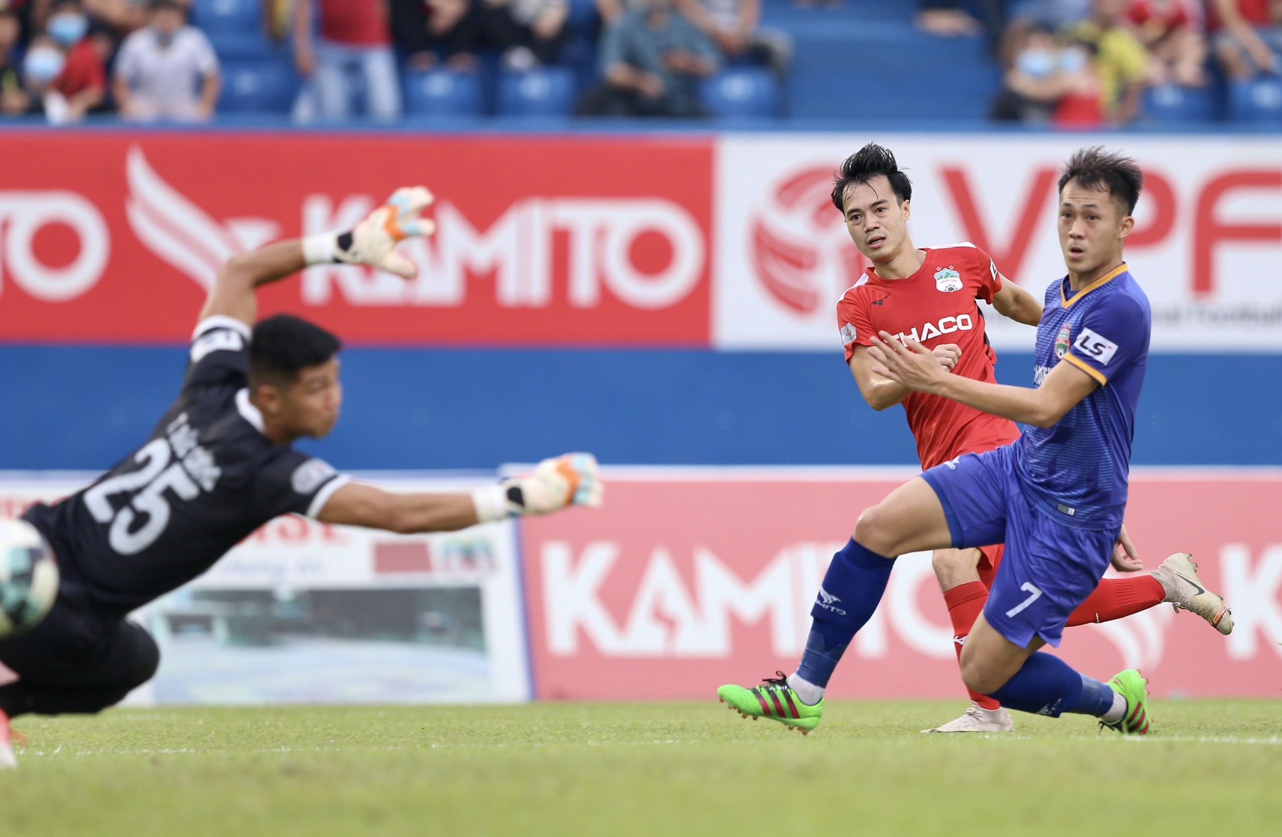 anh duc ve hagl anh 4