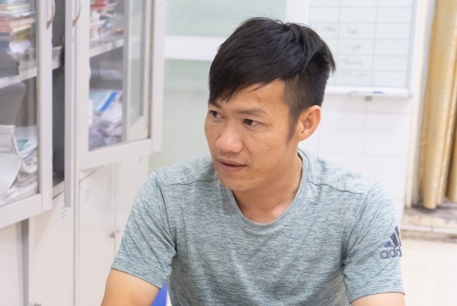 Le Tan Tai kiem tra y te, san sang ra mat CLB Ha Noi hinh anh