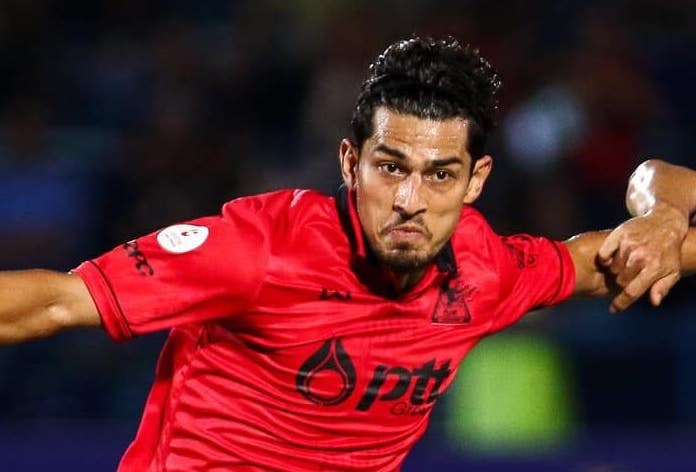 Tan binh CLB TP.HCM tung 3 lan sut tung luoi Dang Van Lam hinh anh