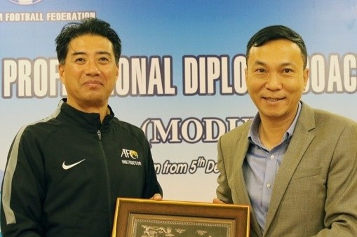 Tan GDKT Nhat Ban co mat tai Viet Nam hinh anh