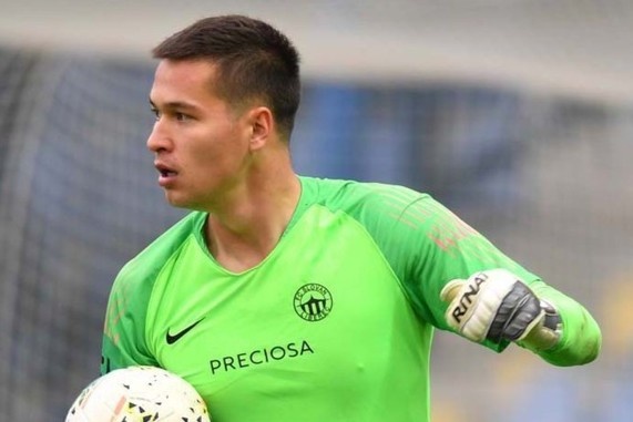 Filip Nguyen bat luc khi co sua sai cho dong doi hinh anh