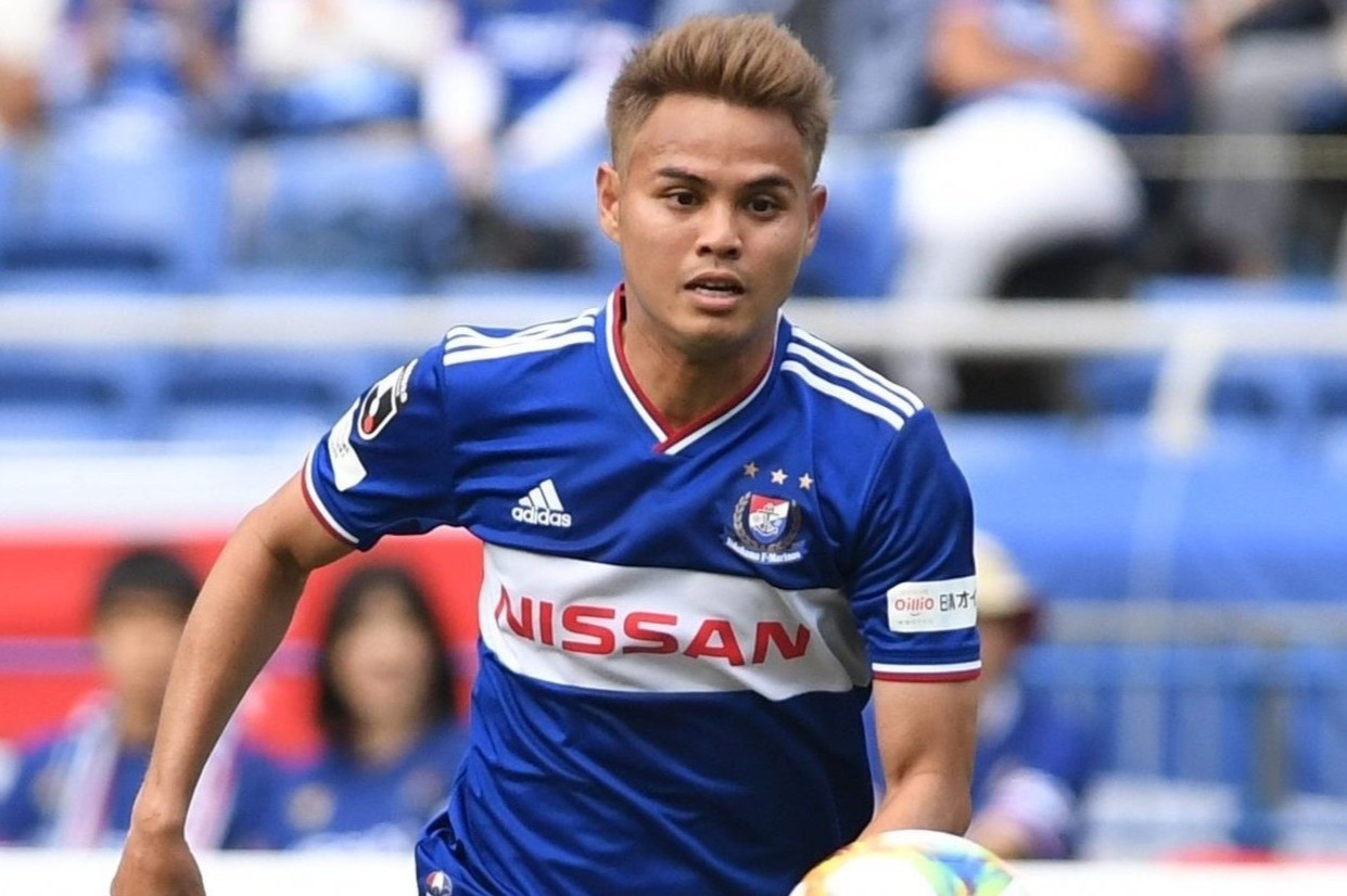 Sao Thai Lan kien tao cho dong doi hinh anh