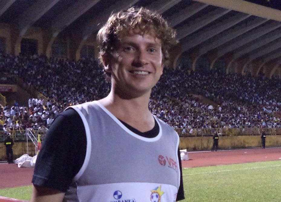 Ong Tay thich lam phong vien vi dam me bong da Viet Nam hinh anh