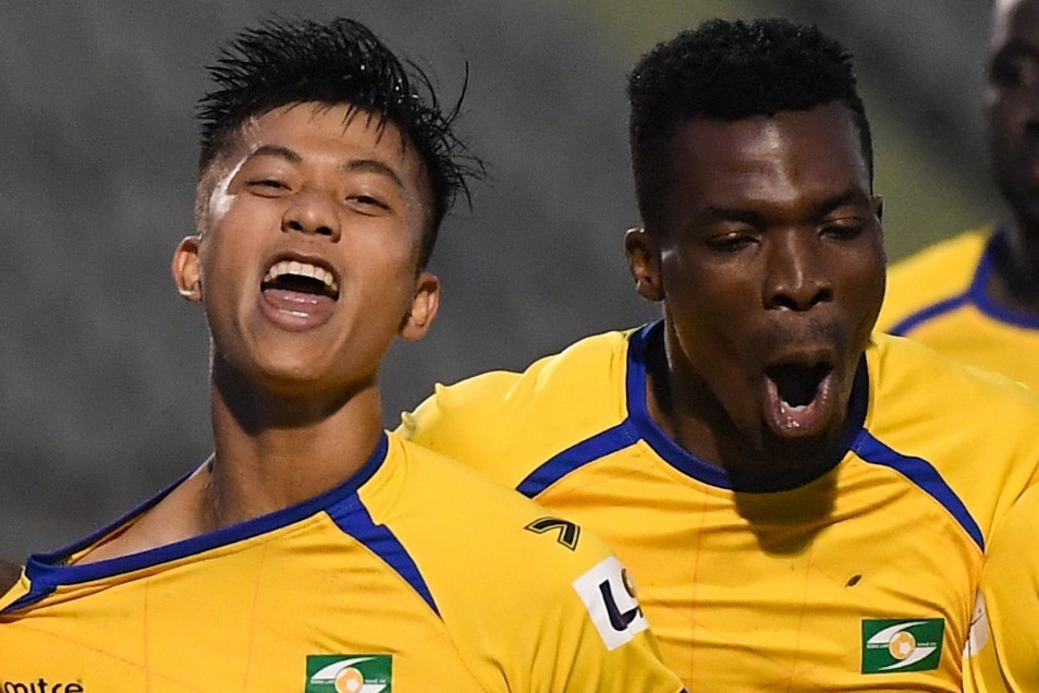 Xac dinh them 3 doi tru hang V.League hinh anh