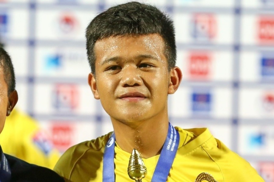 Cau thu U17 SLNA: 'Toi chua muon giai nghe' hinh anh