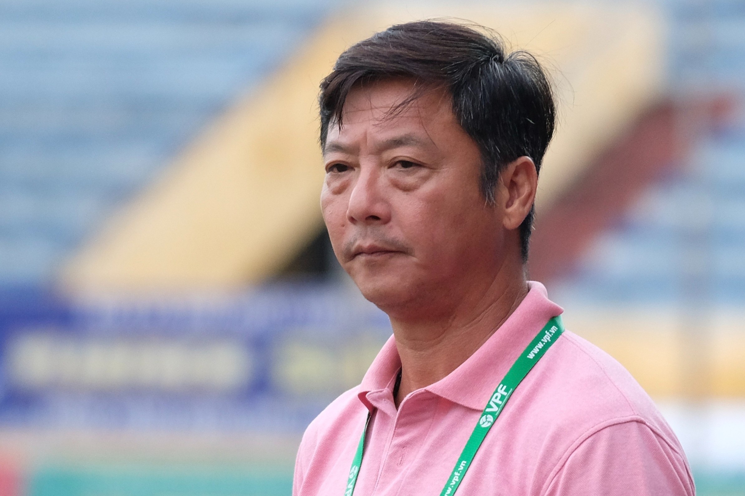 HLV Le Huynh Duc that vong khi CLB Da Nang phai dua tru hang hinh anh