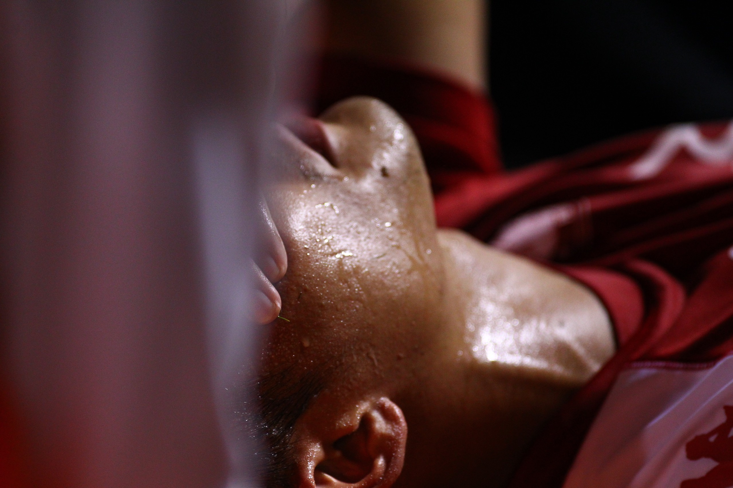 Bac si so cau thu doi TP.HCM bi gay tay hinh anh