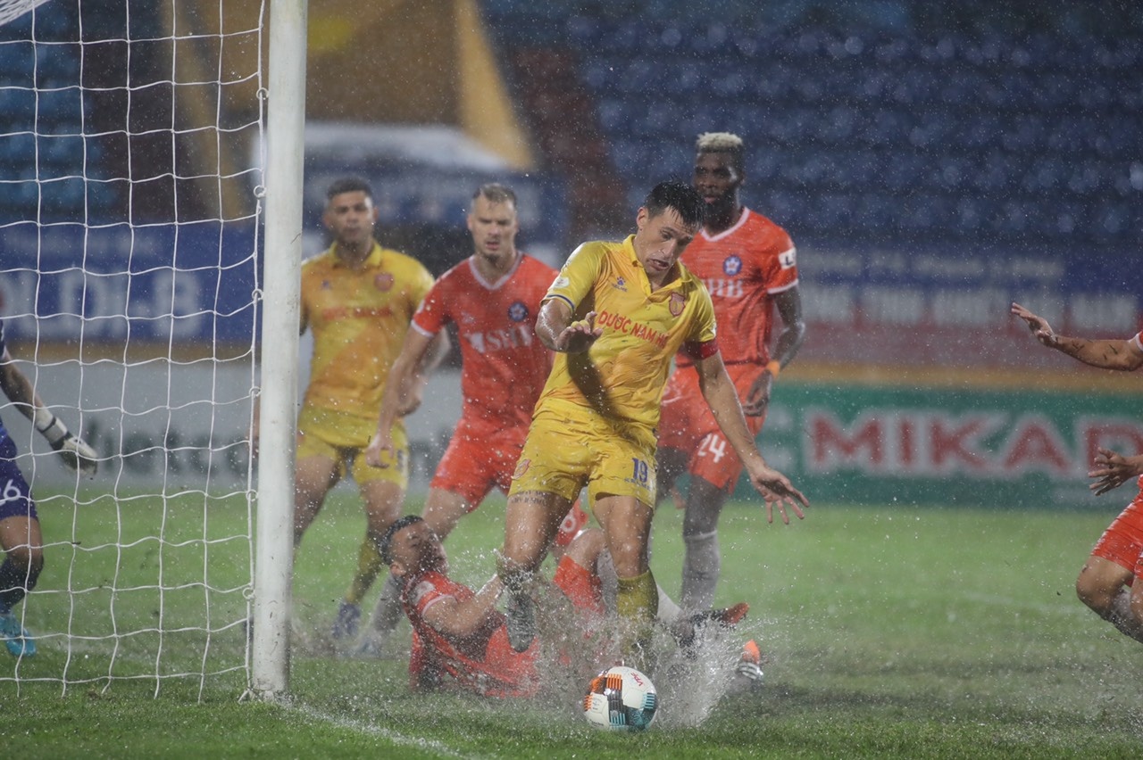 nam dinh vs da nang anh 1