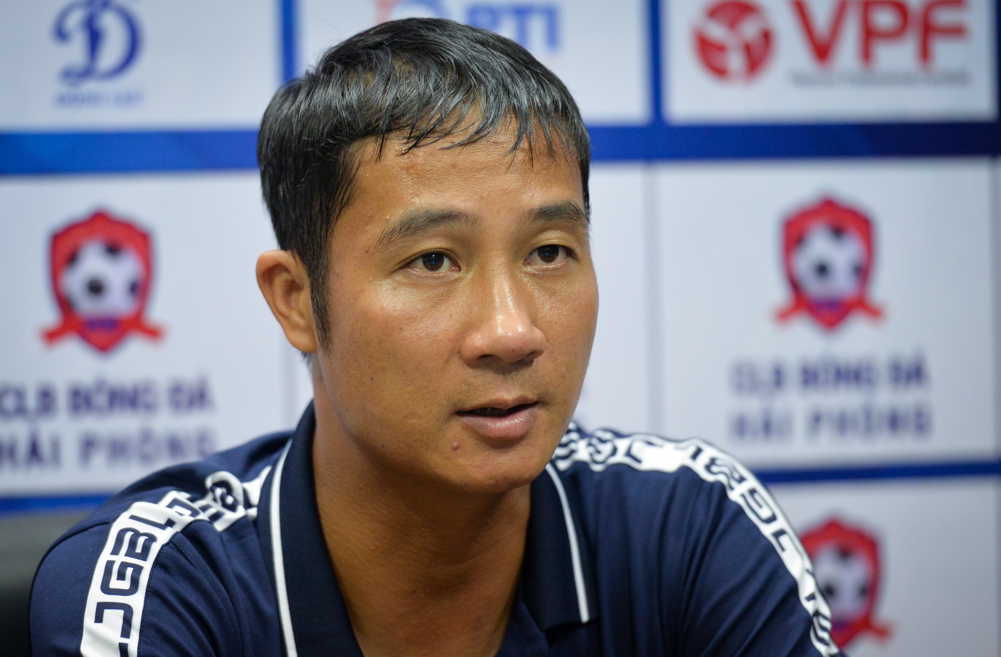 HLV Le Quoc Vuong: 'Chung toi so nguoi ta bao Hai Phong ban do' hinh anh