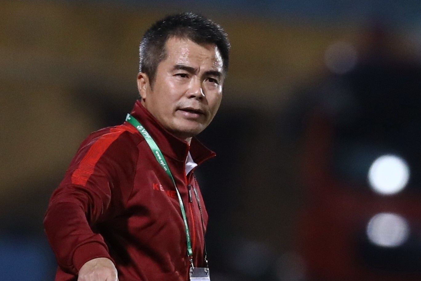 CLB Ha Tinh thi dau xa nha 5 tran vi bao so 9 hinh anh