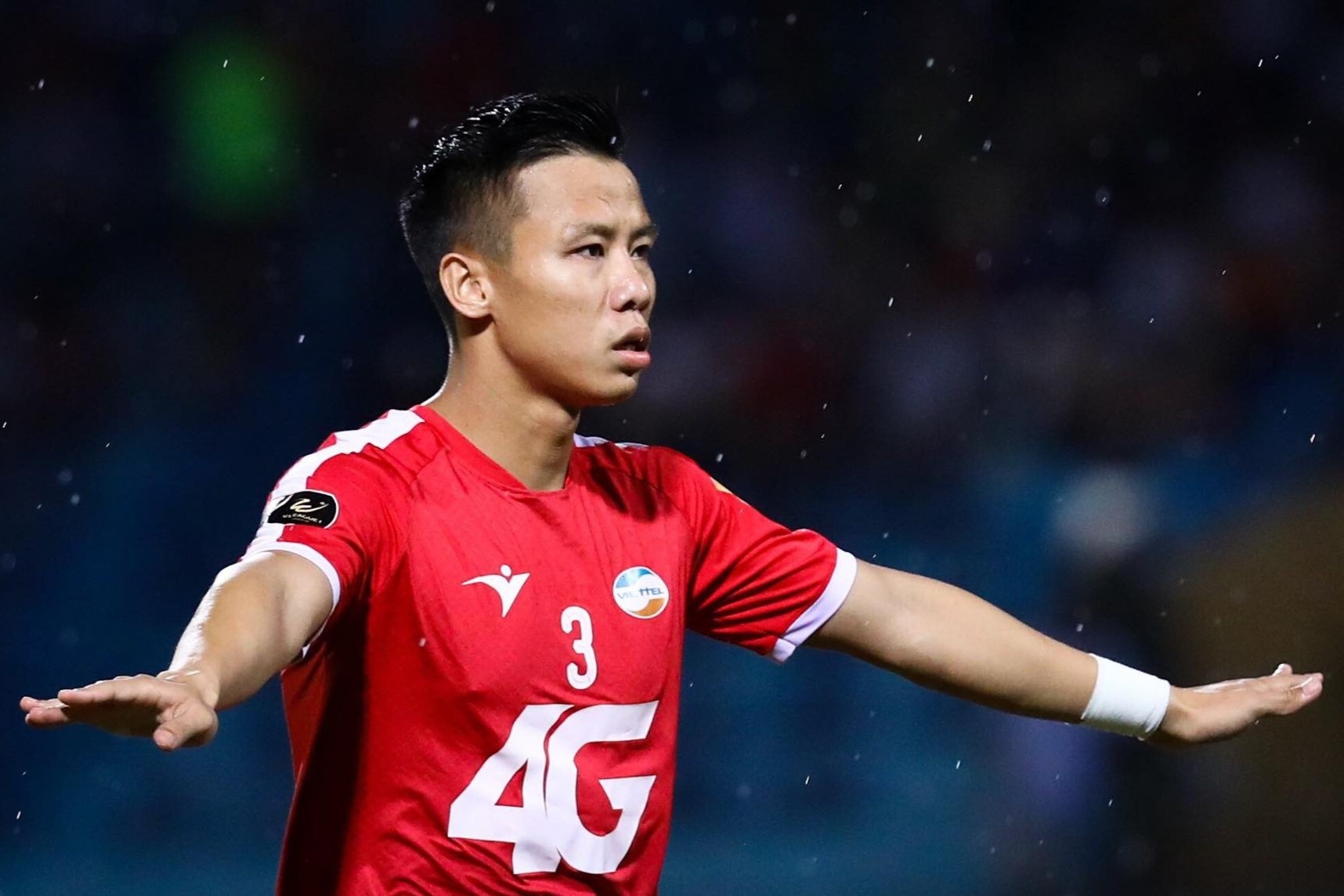 Que Ngoc Hai va cu danh dau chao dao ngoi vuong cua CLB Ha Noi hinh anh